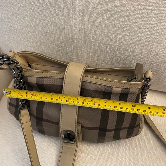 Burberry bag. Used/fair condition - Picture 8 of 8